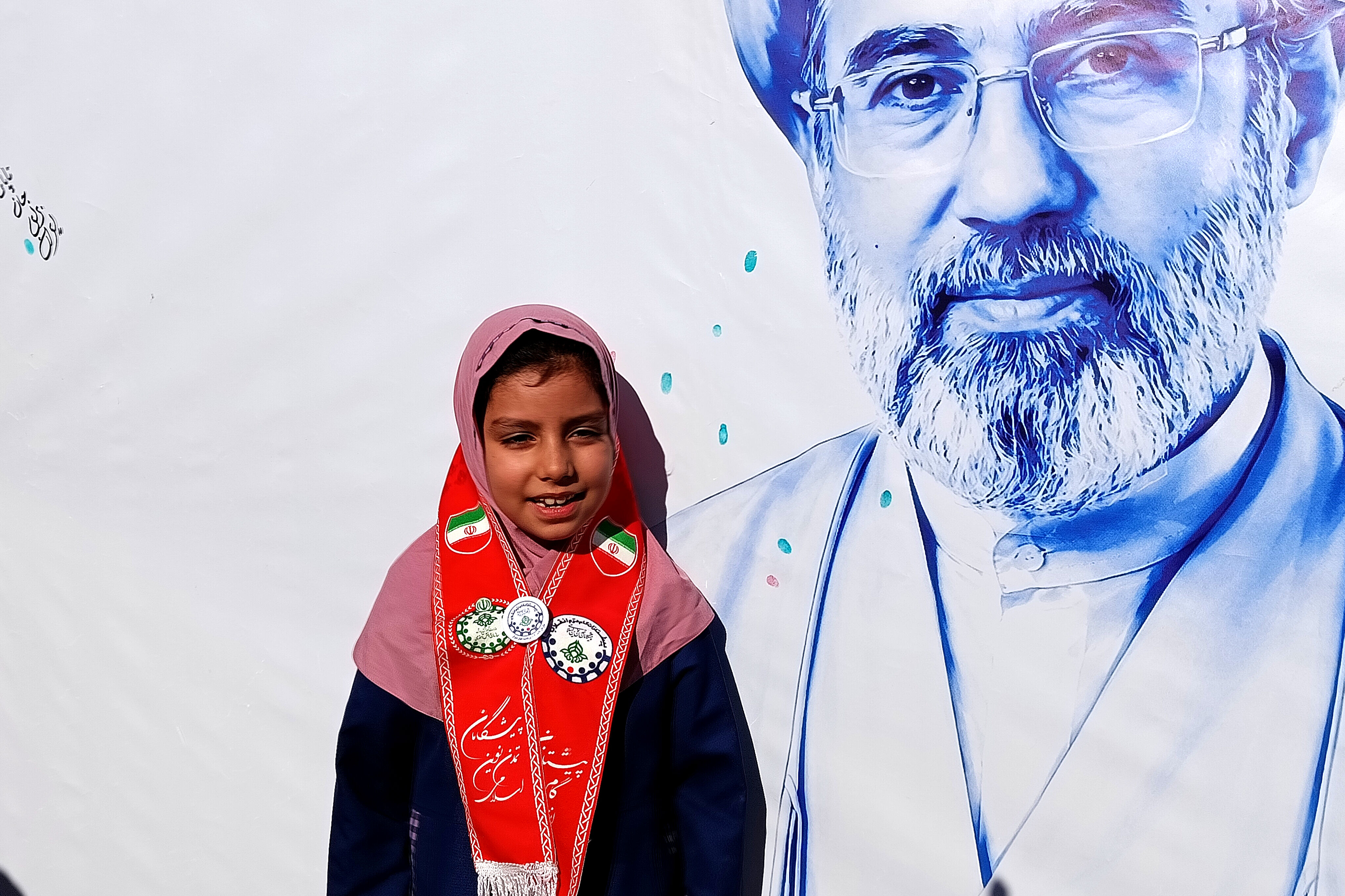 بیعت جمعی از دانش‌آموزان شیراز با رهبر انقلاب