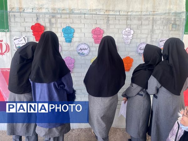 افتتاحیه کافه کتاب در دبیرستان دخترانه امید 