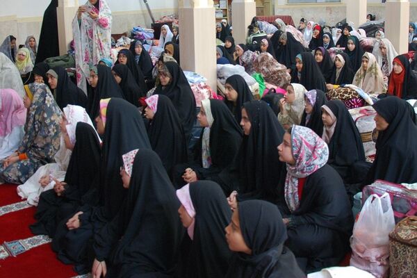 بازدید مسئولان اداره آموزش و پرورش ناحیه یک شهرری از اعتکاف دانش‌آموزان