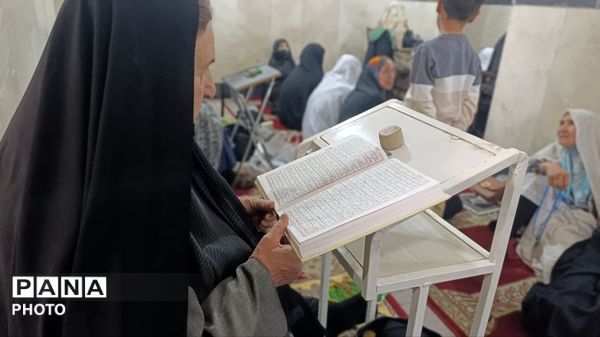 از پیر تا کودک در نماز جمعه نیشابور حضور دارند-۲