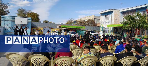 آشنا شدن دانش‌آموزان مدرسه فرزانگان با انواع آسیب‌های اجتماعی 