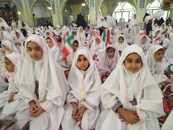 بزرگ‌ترین مراسم جشن تکلیف دانش‌آموزان پایه سوم ابتدایی شهرستان مراغه 