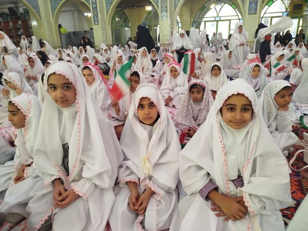 بزرگ‌ترین مراسم جشن تکلیف دانش‌آموزان پایه سوم ابتدایی شهرستان مراغه 