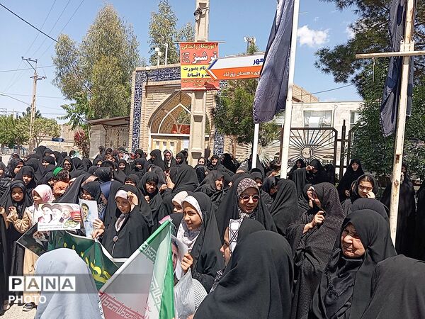 کاروان «در پناه خورشید» میهمان رزق‌آباد کاشمر شد