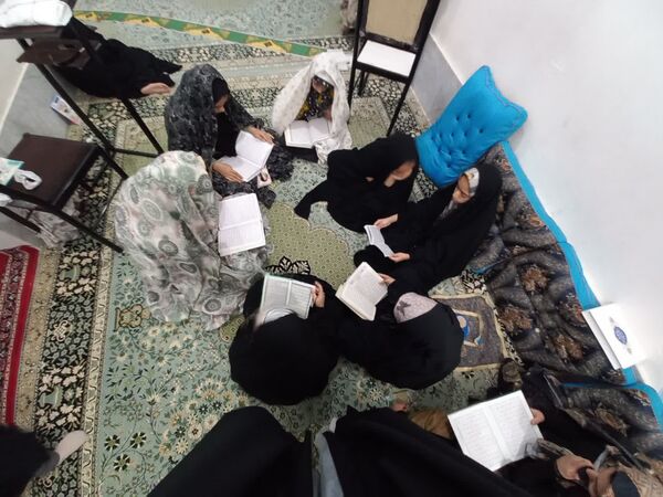 حس و حال معنوی دانش‌آموزان ابرکوهی در اعتکاف