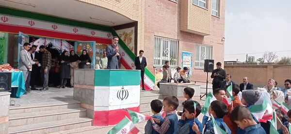 جشن شکوفه ها در مدرسه شهید محمدی شهر نسر
