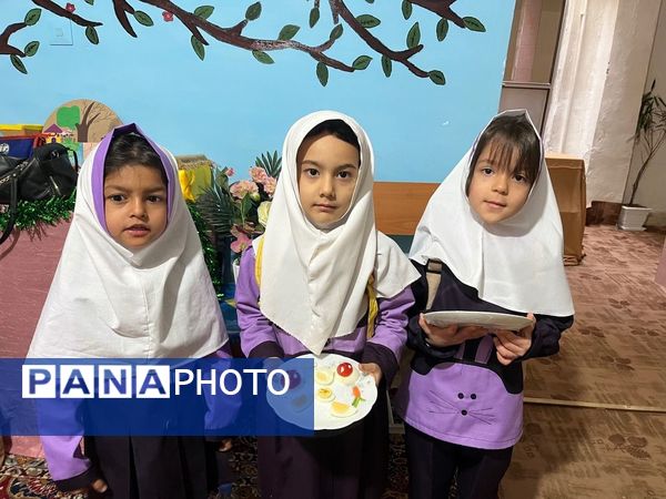 برگزاری صبحانه سلامت و روز جهانی تخم مرغ در دبستان فاطمه الزهرا شهرستان شیروان