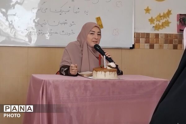 جشن شکوفه‌ها در مجتمع آموزشی مهر فاطمی پردیس