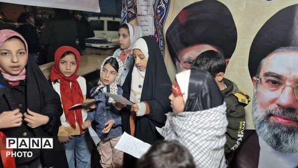 فعالیت موکب سازمان دانش‌آموزی «پاتون دختران» در راستای خدمات‌رسانی به زائران