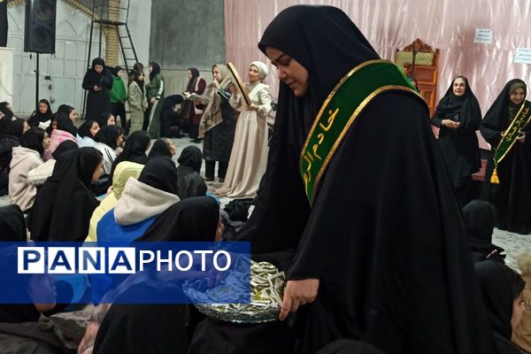 مدرسه شهید لطفی بهارستان‌دو میزبان جشن دهه فجر 