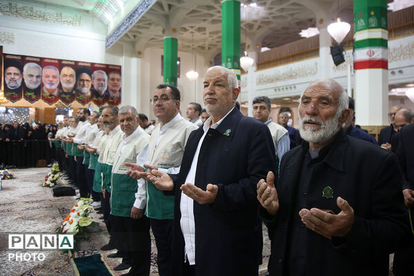 آیین خطبه خوانی خادمان حرم حضرت معصومه(س) در روز دختر