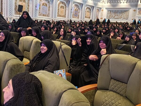 نشست ویژه بانوان پیرغلام حسینی در مشهد؛ جلوه‌ای از هم‌افزایی و معنویت