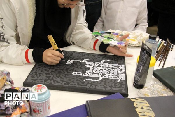 سیری در نمایشگاه دستاوردهای کانون‌های فرهنگی‌ تربیتی در آذربایجان شرقی