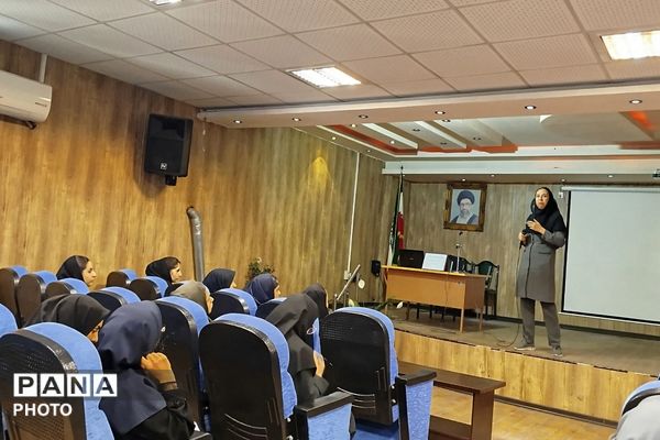 همایش همیاران مشاور با موضوع هدایت تحصیلی