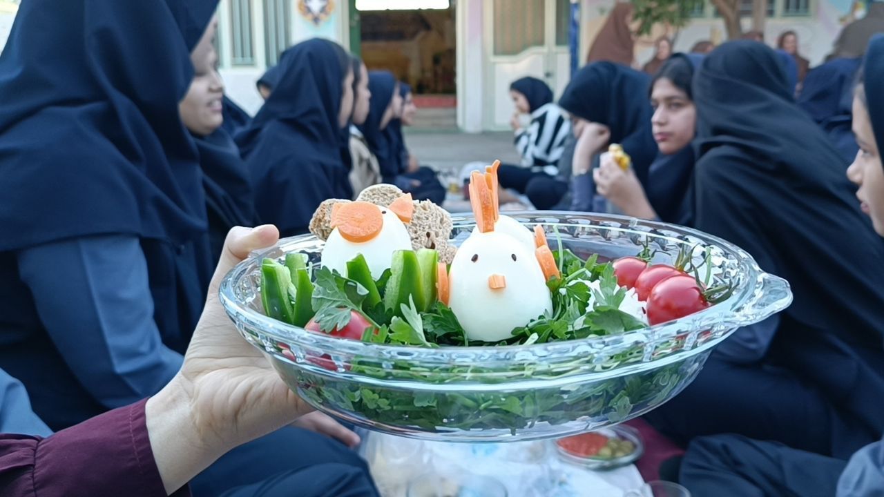 تجلی سلامت و فرهنگ در دبیرستان امام حسین(ع) 