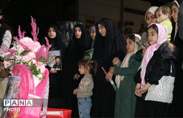 تجلیل از دخترانِ شهدا و یادآوری فداکاری دختران میناب در شب‌های لاله نظرآباد