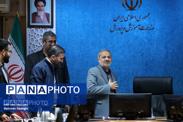 دیدار وزیر آموزش و پرورش با مسئولان اتحادیه انجمن‌های اسلامی دانش‌آموزی سراسر کشور