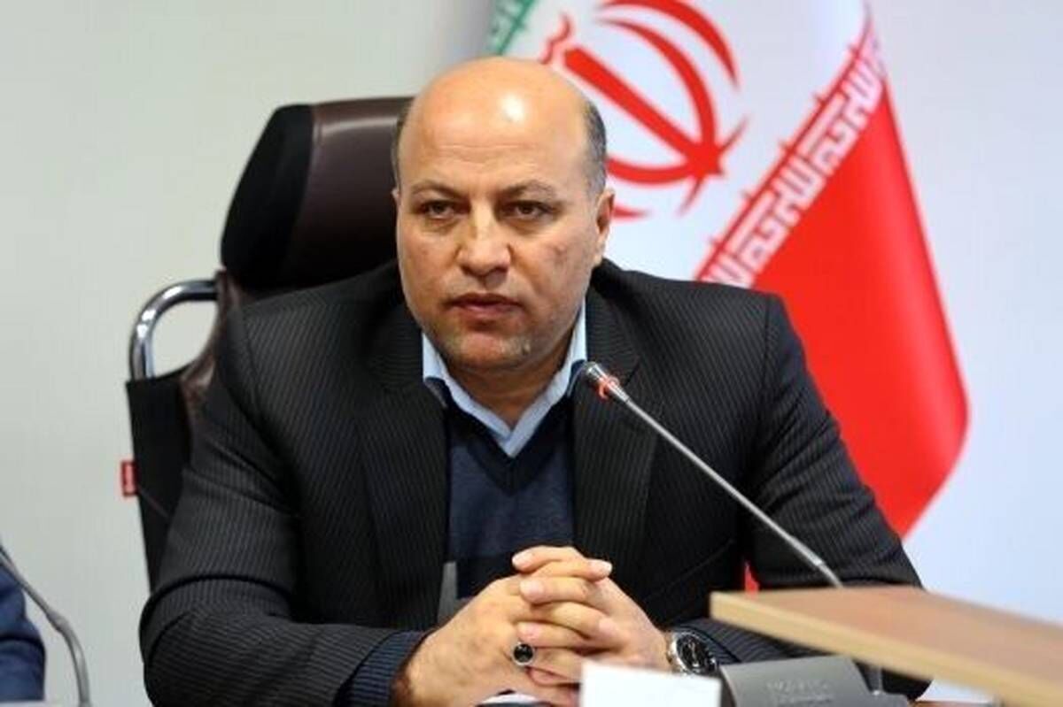 معلم، معمار روح و اندیشه جامعه در مکتب رهبر شهید