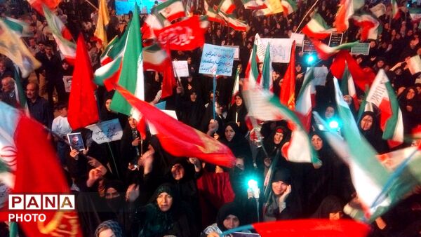 نجوای وفاداری در نورآباد؛ شب نود و سوم تجلی عشق به رهبری