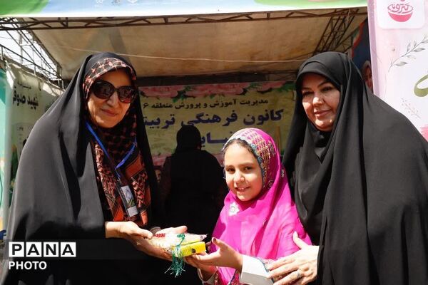 نقش‌آفرینی مناطق ۱۹گانه در افتتاحیه پایگاه‌های تابستانی دانش‌آموزان تهران