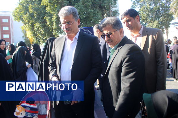 راهپیمایی یوم الله ۲۲  بهمن با حضور پرشور مردم در بوشهر 