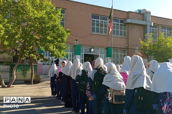 پاییز با بوی کتاب آغاز شد