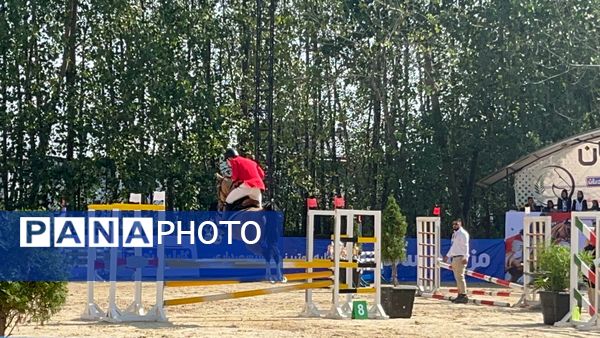 مسابقه کشوری پرش با اسب در مزرعه سامان شهرستان محمودآباد