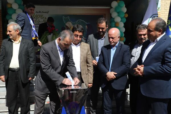 جشن عاطفه‌ها در دبیرستان ۱۳ آبان تبریز