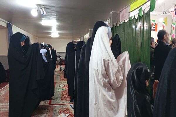 اقامه نماز جماعت ظهر و عصر در روز ۲۲بهمن  شهر بار نیشابور