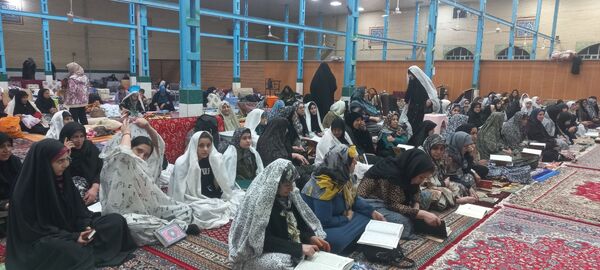 دروازه‌های آسمان بر معتکفین روز اول گشوده شد