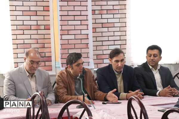 همایش مدیران کانون‌های فرهنگی‌تربیتی و اردوگاه‌های لرستان به میزبانی شهرستان دورود 