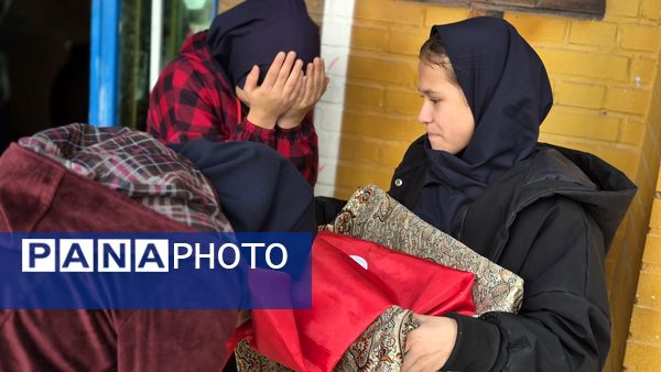 عطر حسینی در مدرسه نوشین بختیاری؛ ورود پرچم متبرک امام حسین(ع) و اجرای پویش «دانش‌آموز حرم‌ساز» در جوادآباد