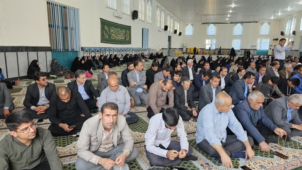 رسالت معلم فراتر از آموزش دروس است
