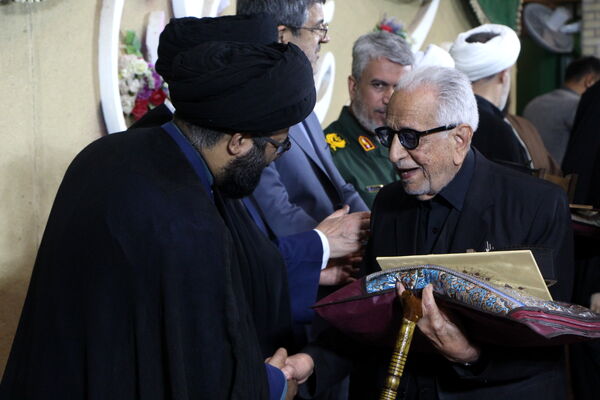 تجلیل از پیر غلامان حسینی در آیین نخل عاشقی ۲