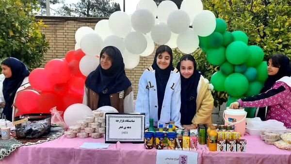 جشنواره بازارچه خوارزمی در دبیرستان بهرام رزمی ناحیه یک شیراز
