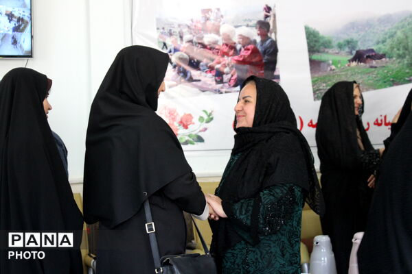 آیین «خاطره‌سازان» در دبیرستان نسیبه با حضور مدیر آموزش و پرورش سملقان