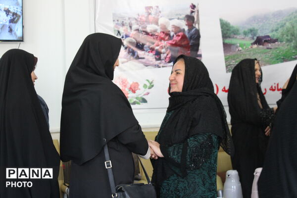 آیین «خاطره‌سازان» در دبیرستان نسیبه با حضور مدیر آموزش و پرورش سملقان