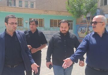 مدرسه‌ای که میزبان قدم‌های زائران شد