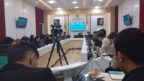 دیدار صمیمی دانش‌آموزان گلستان با مدیر شبکه آموزش ملی 