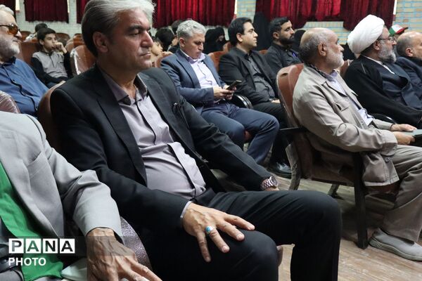 تجلیل ستاد نماز جمعه نیشابور از دانش آموزان فعال نماز
