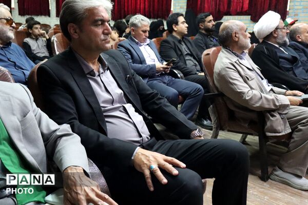 تجلیل ستاد نماز جمعه نیشابور از دانش آموزان فعال نماز
