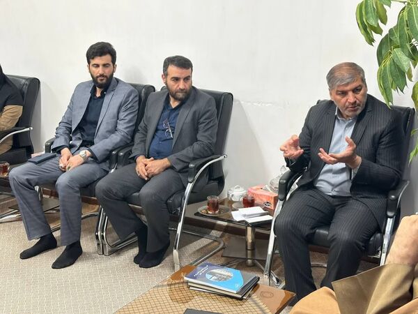  دیدار رئیس شبکه بهداشت و درمان شهرستان ساوجبلاغ با امام جمعه