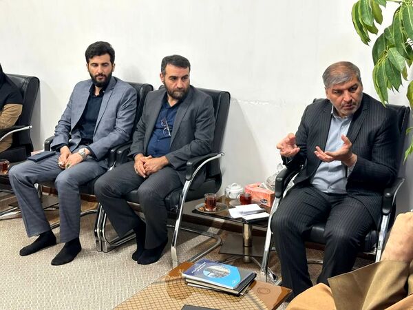  دیدار رئیس شبکه بهداشت و درمان شهرستان ساوجبلاغ با امام جمعه