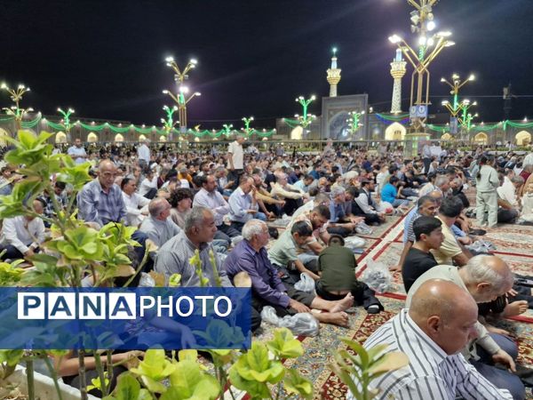 برگزاری نماز آیات در حرم امام رضا (ع) 