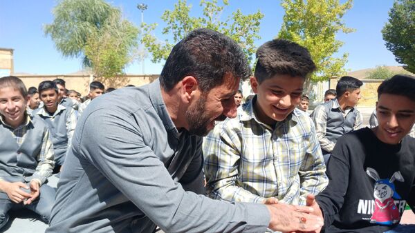 جشن آغاز سال تحصیلی در دبیرستان نمونه دولتی شهید حاج قاسم سلیمانی بن 