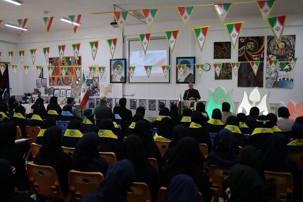 همایش «یاوران انقلاب» پیشتازان هنرستان شهریار تبریز