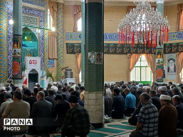مصلای باخرز میزبان نمازگزاران ولایتمدار