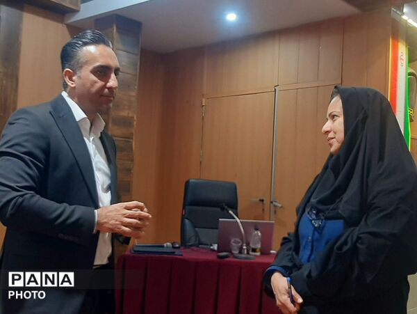 همایش هفته بهداشت روان و دوره توانمندسازی مشاوران مدارس آموزش و پرورش ناحیه شش