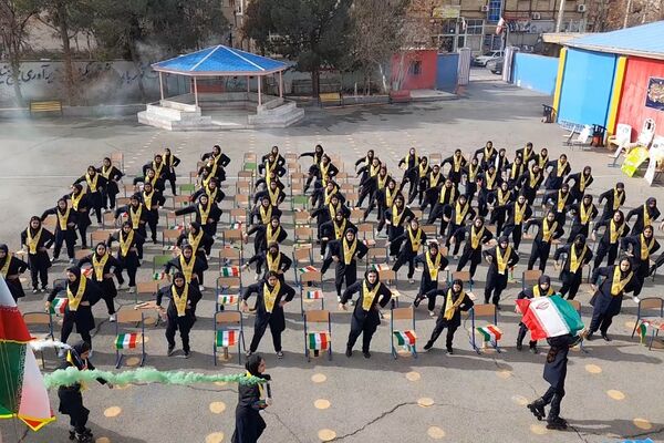  همایش «یاوران انقلاب» با محوریت نقش آفرینی دانش آموزان در گام دوم انقلاب