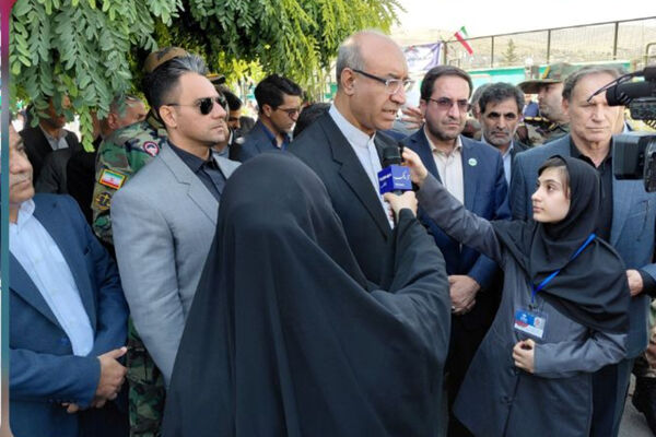 آیین نواختن زنگ مهر در دبیرستان فرزانگان کرمانشاه 